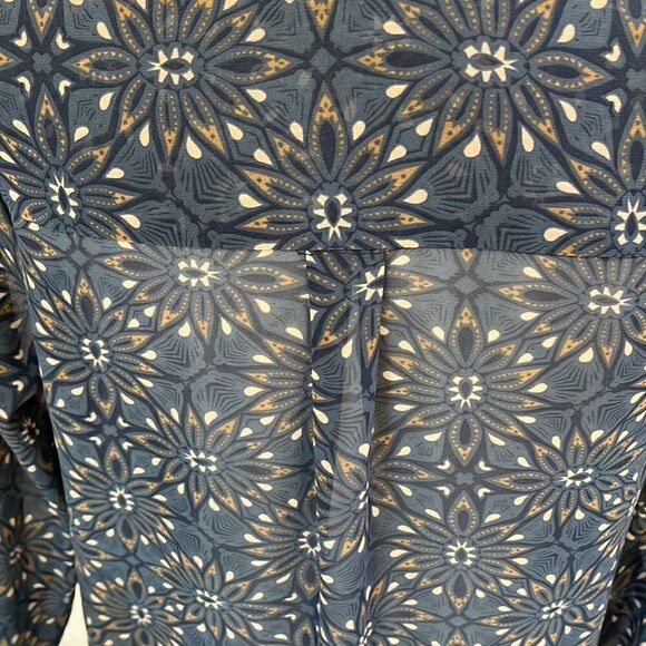 NWOT H & M Blue/Dark Green Sheer Shirt Robe with Front Buttons. Size 4 - Picture 5 of 8
